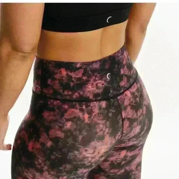 ZYIA NWOT size 14-16 - Red and Black Smoky Hendrix Luxe 7/8 24" - Picture 3 of 5